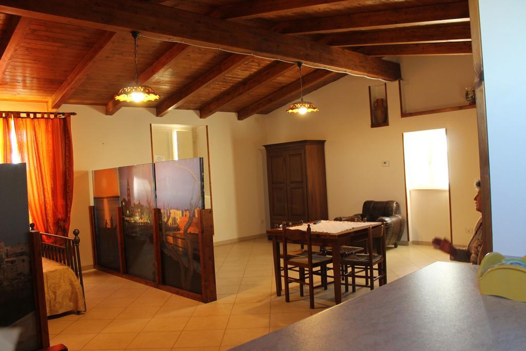 La Casa Del Nonno Bed & Breakfast Alberobello Oda fotoğraf